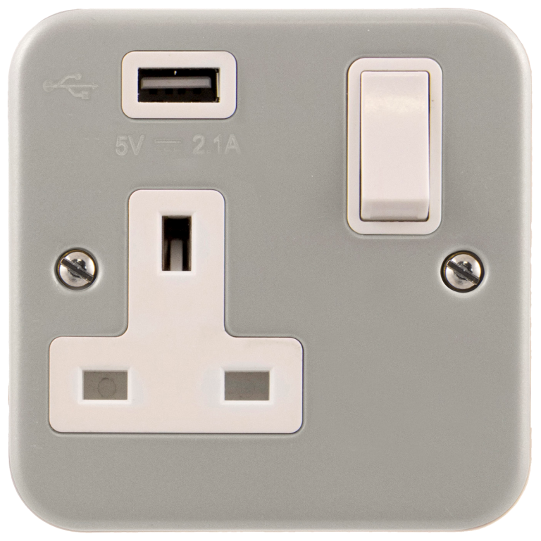 Scolmore Essentials 1 Gang Switched Socket with USB outlet