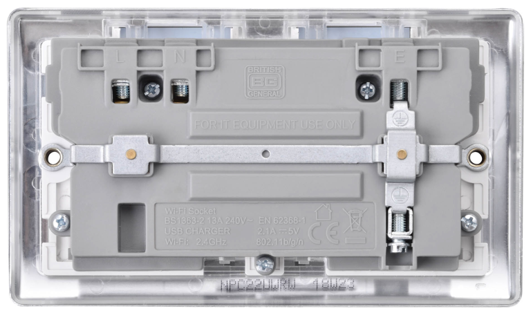 BG Nexus Wi-Fi Socket Range Extender Plus USB Port - Polished Chrome